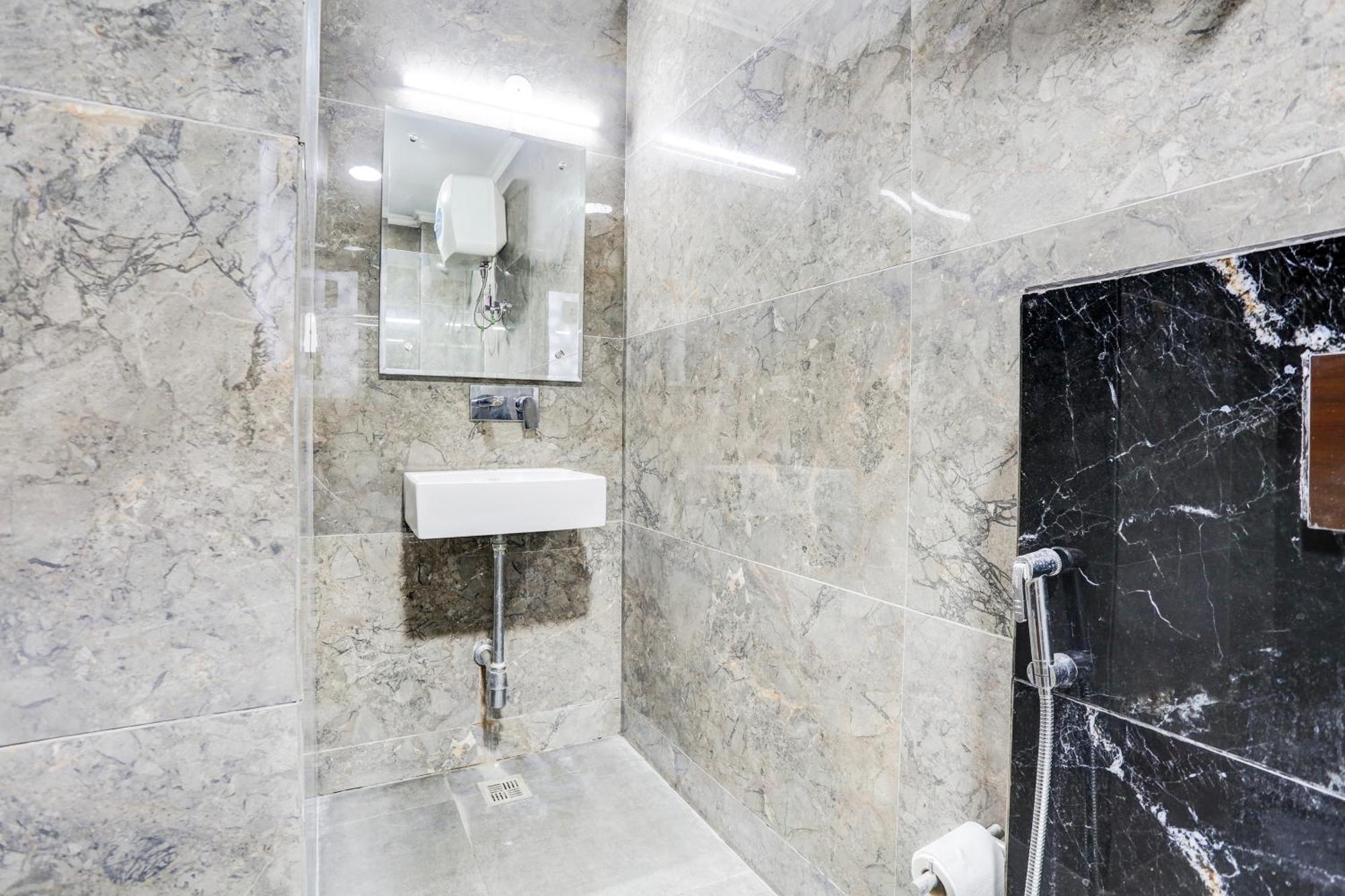 Hotel Greysky Medicity Gurgaon Luaran gambar